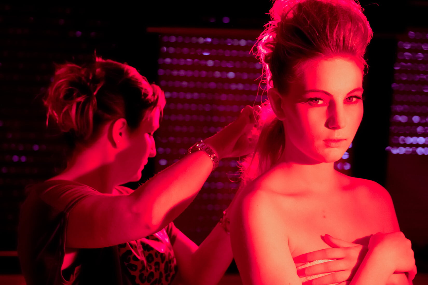 Editorial photograph of model Chloé from the 'Chloé – Made In Luxe 100% Incandescent' series by photographer Étienne Delorme – image 07