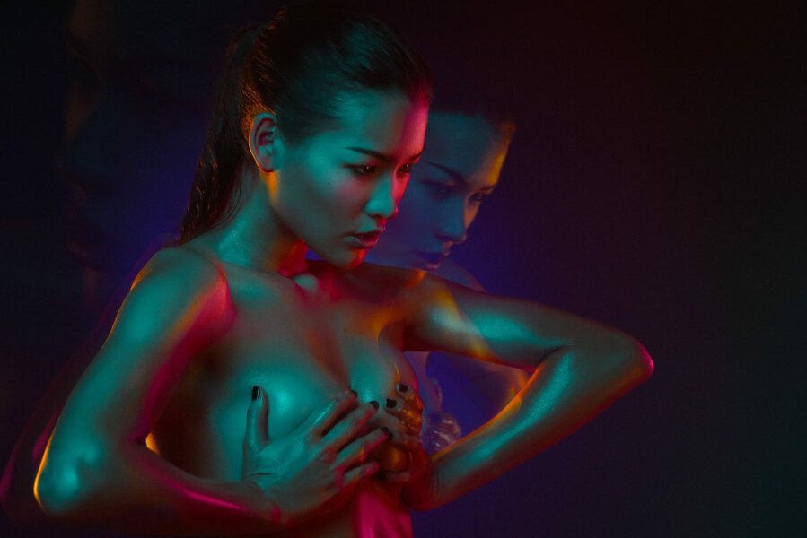 Editorial nude photograph of model Madina from the 'Madina – Premium Magazine Editorial' series by photographer Étienne Delorme – image 01