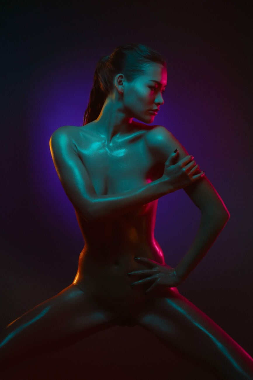 Editorial nude photograph of model Madina from the 'Madina – Premium Magazine Editorial' series by photographer Étienne Delorme – image 05