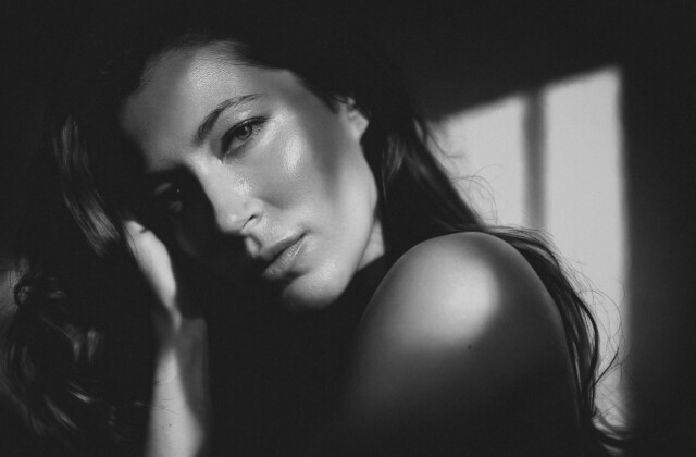 Louve – Burning Lines